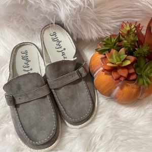 Gypsy Jazz gray mules size 9.5